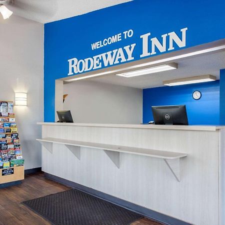 Rodeway Inn Шарънвил Екстериор снимка