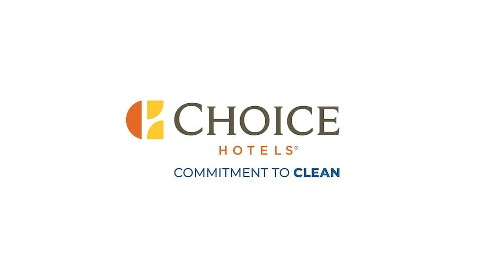 Rodeway Inn Шарънвил Екстериор снимка